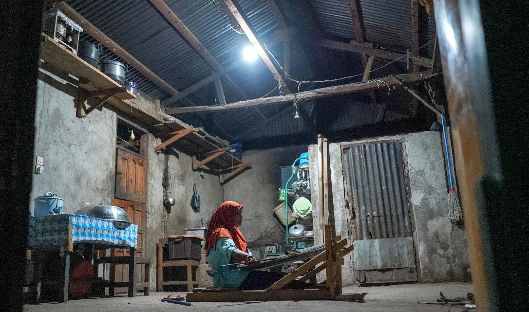 Lagi, PLN Listriki 39 Desa di Nusa Tenggara Timur