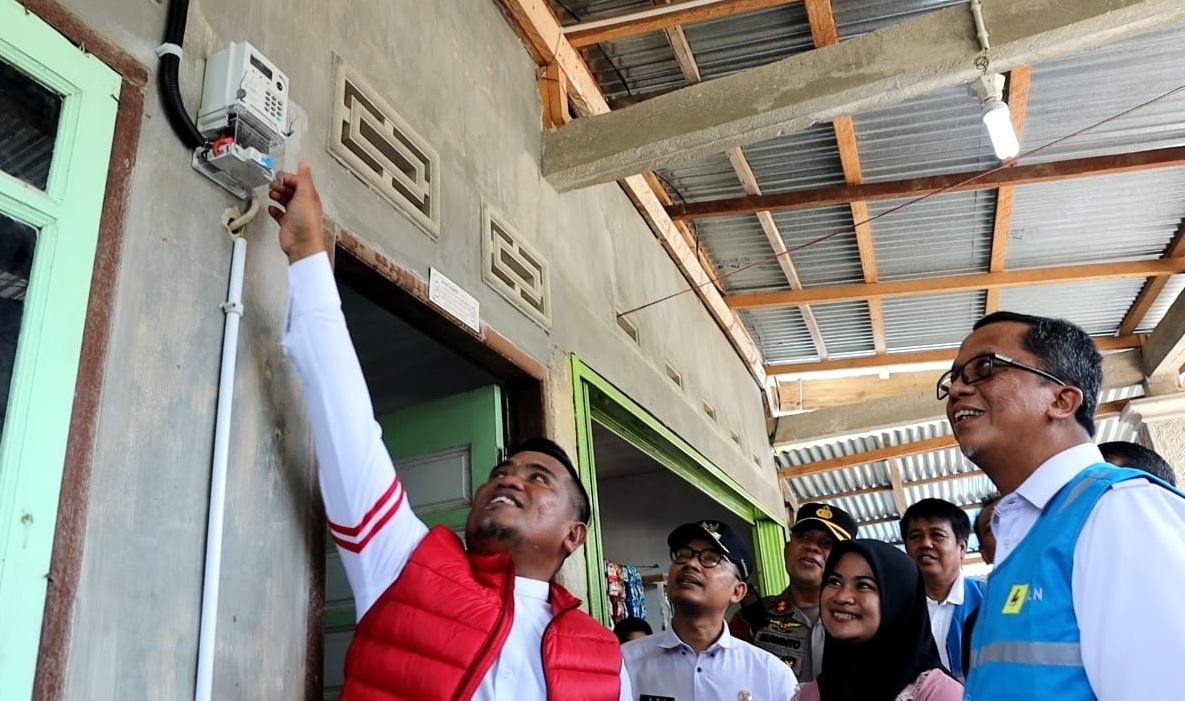 Suka Cita Warga Dusun Terpencil Tersambung Listrik 24 Jam