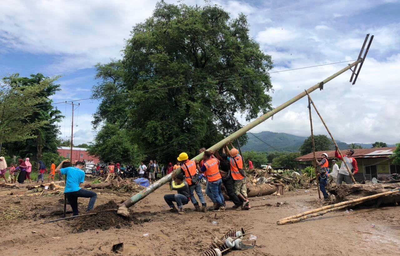 PLN Berhasil Perbaiki 359 Gardu Akibat Badai Seroja