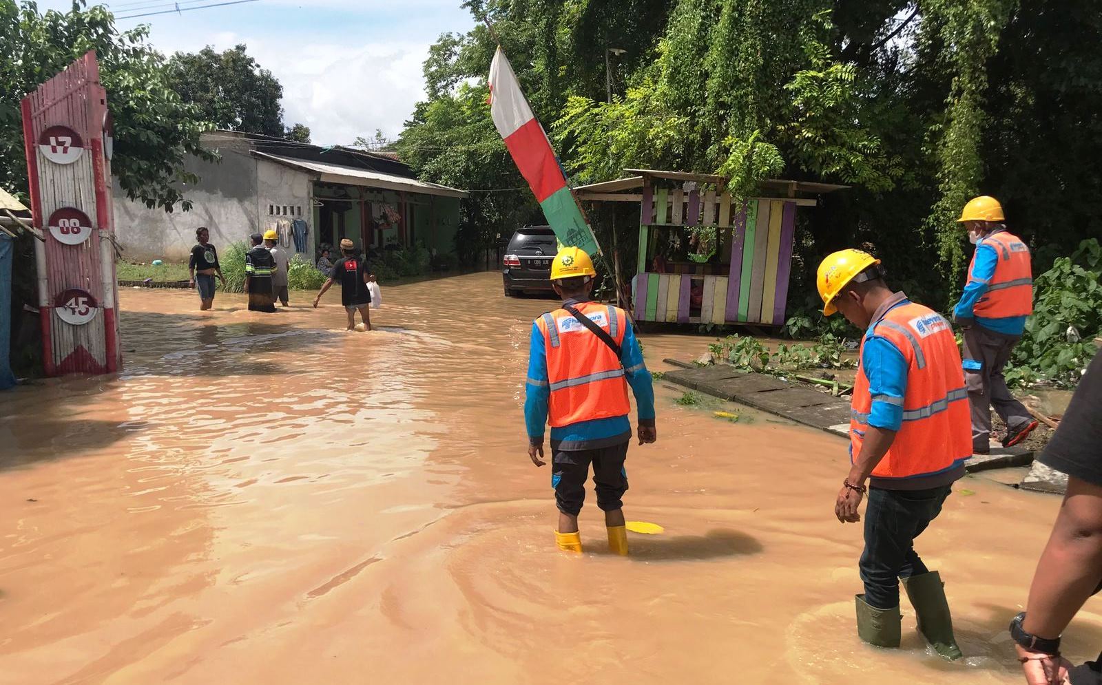 Gerak Cepat Amankan Listrik Terdampak Banjir Serang