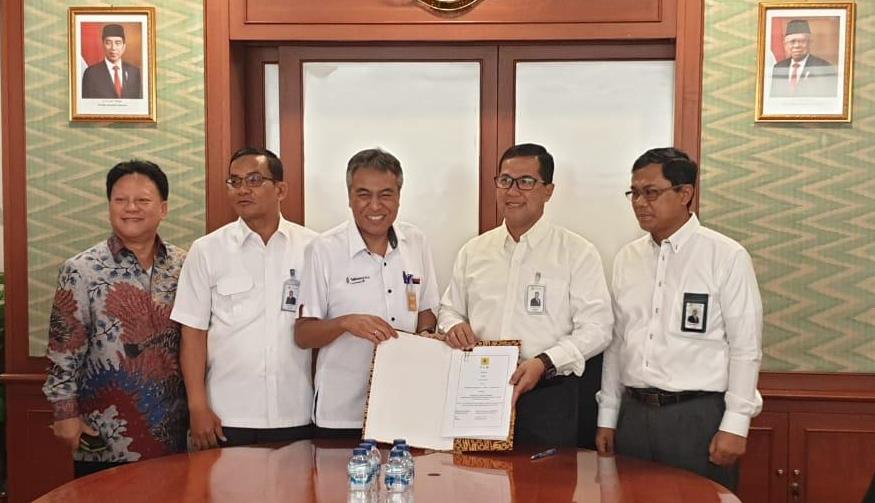 PLN Teken Kontrak PLTS di 151 Lokasi Papua