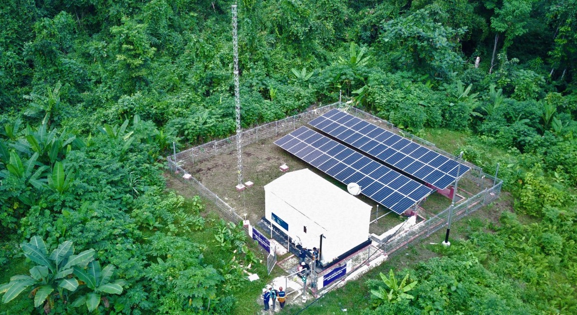 PLN Listriki Desa Terpencil di Papua dengan PLTS