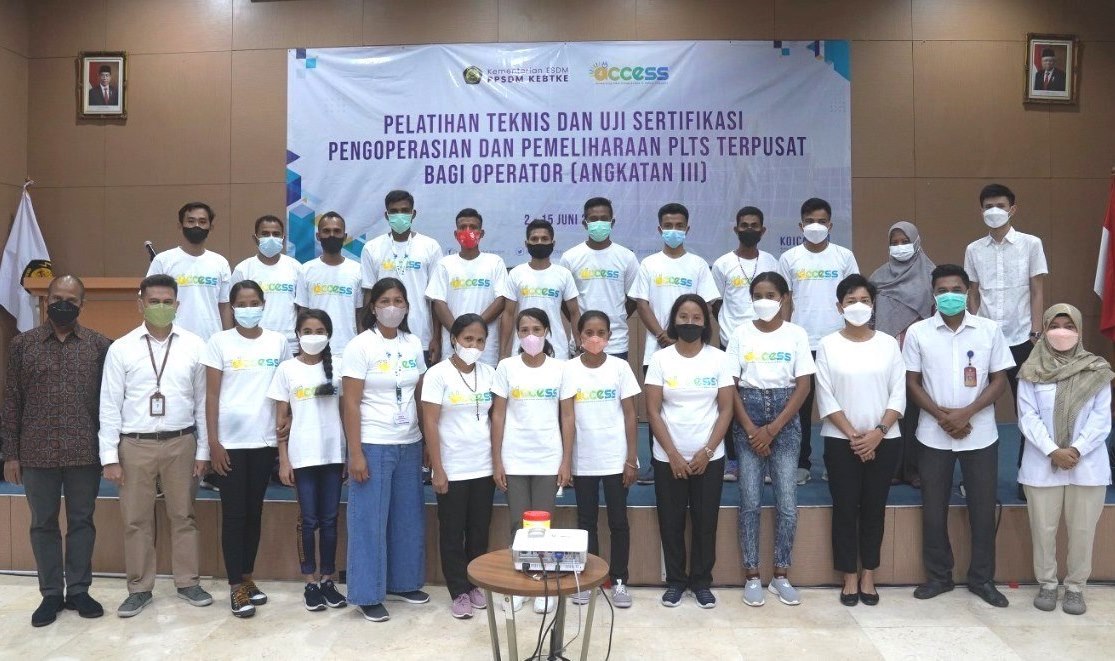 Putra-Putri Daerah Dididik jadi Operator PLTS Terpusat