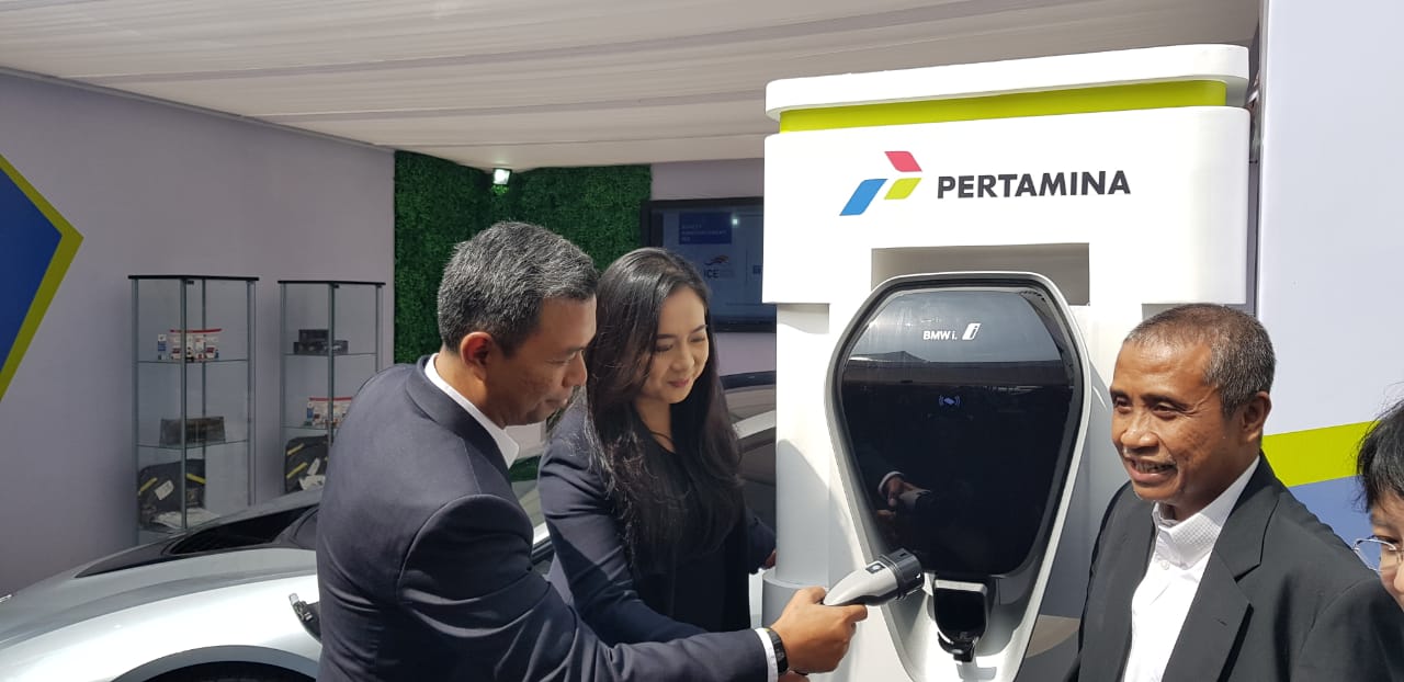 Pertamina Perkenalkan SPBU Mobil Listrik