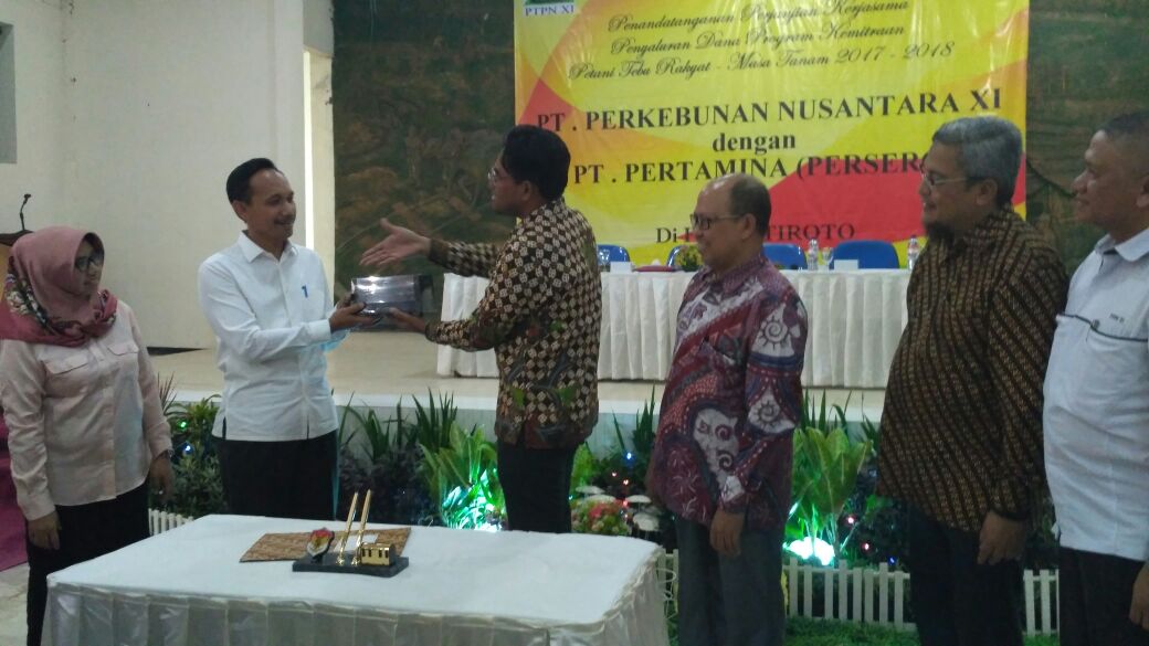 Pertamina Salurkan Dana Kemitraan Bagi 3.400 Petani Tebu