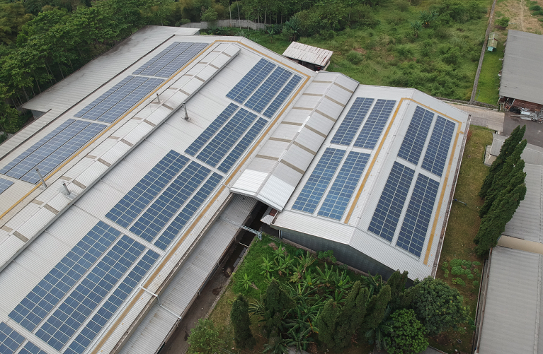 PLTS Atap Xurya Terdaftar dalam Sertifikasi Energi Terbarukan