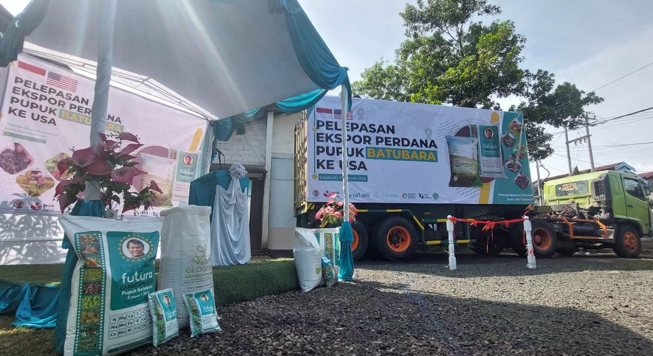 Ekspor Perdana Pupuk Batubara Karya Anak Bangsa