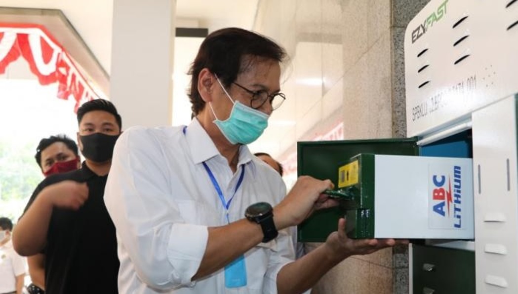 Di SPBKLU, Isi Baterai Seperti Isi Air Mineral Galon