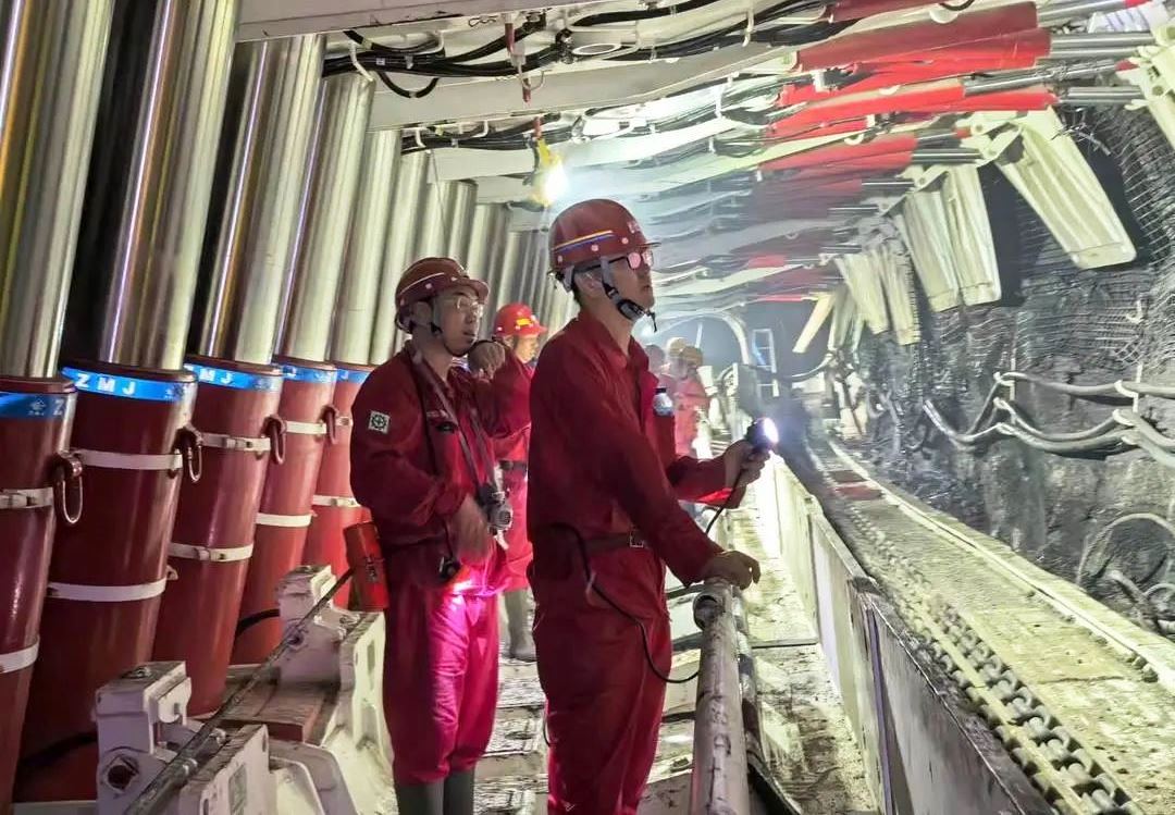 Mulai Operasi, Tambang Batubara Bawah Tanah Skala Besar Pertama