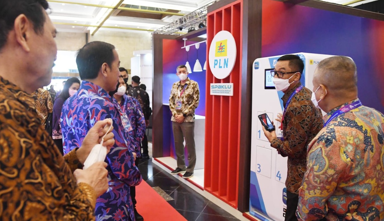 Hanya 1 Menit, Tukar Baterai Motor Listrik