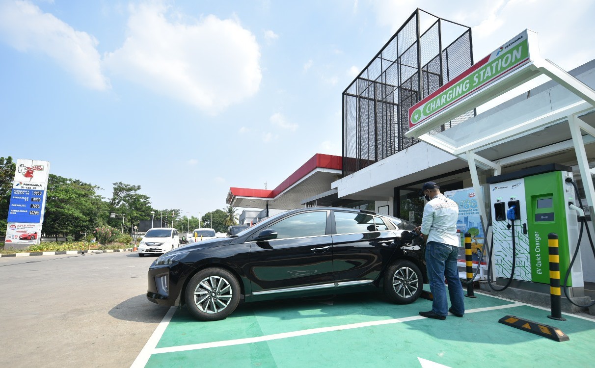 Hingga Akhir 2021, Isi Baterai di SPKLU Pertamina Gratis