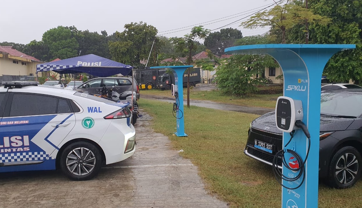 PLN Pasang 108 SPKLU di Labuan Bajo