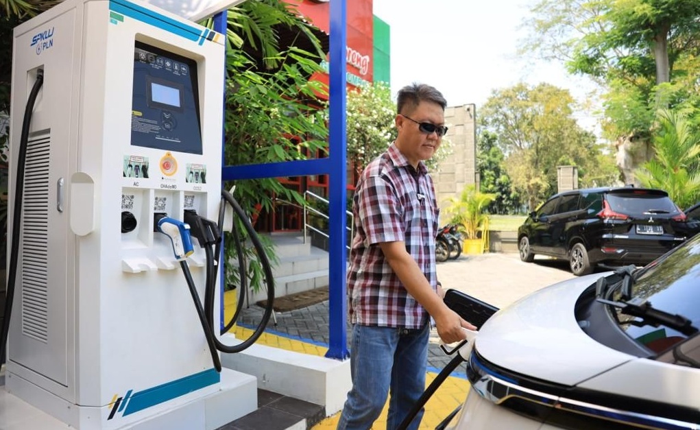 Bisnis SPKLU Mulai Merambah Warung Pinggir Jalan