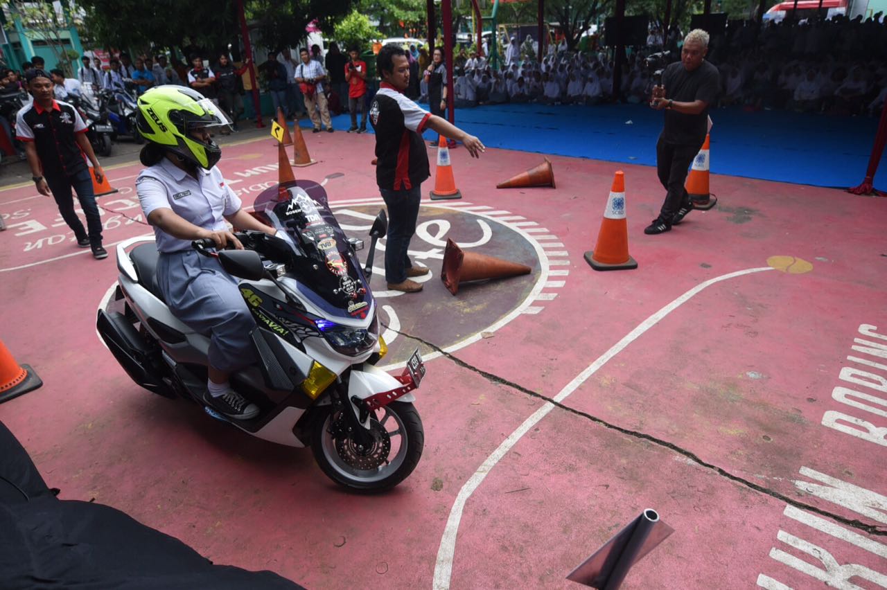 Pertamina Berbagi Tips Aman Berkendara Dengan Pelajar
