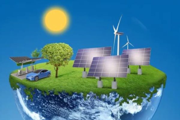 IESR: PLTS Percepat Elektrifikasi, Gantikan PLTD