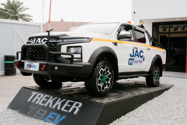 Di Mining Indonesia 2026, JAC Motors Serahkan 150 Unit T9 EV