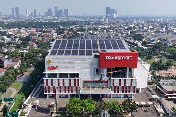 Tersebar di 14 Kota, TransMall Pasang PLTS Atap 12,34 MWp