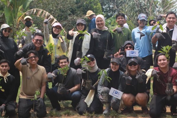 JDS Tanam Pohon di Hulu Ciliwung