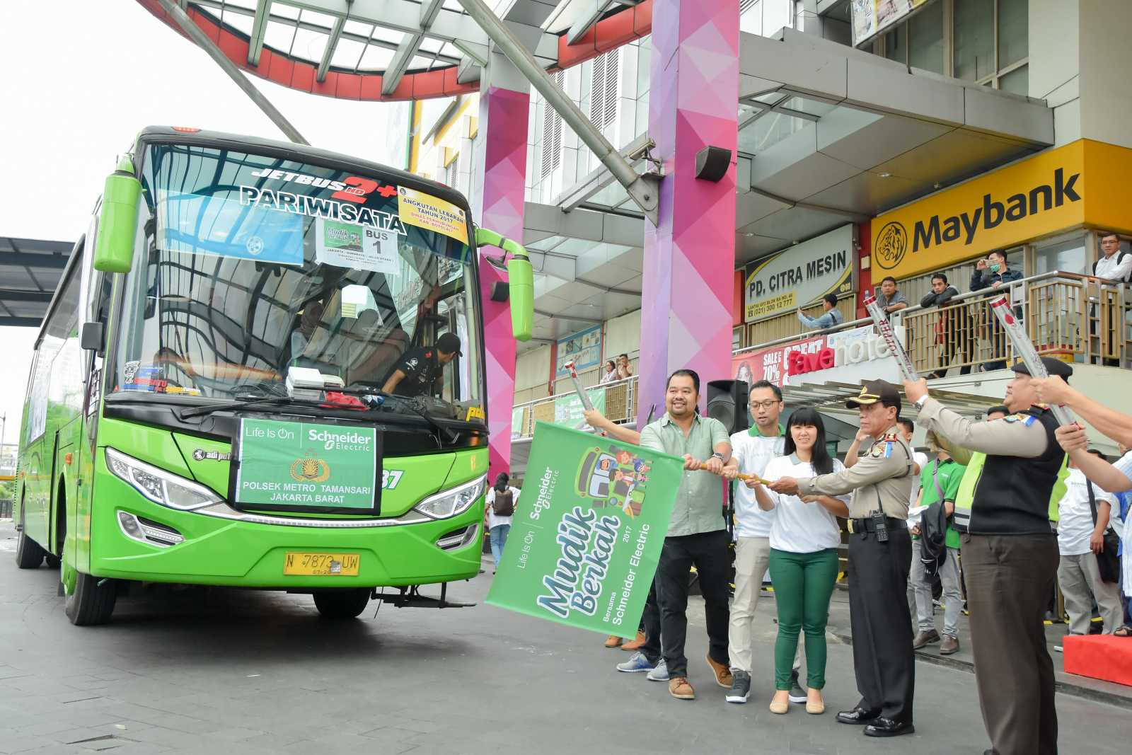 “Mudik Berkah” bagi Mitra Usaha Schneider Electric