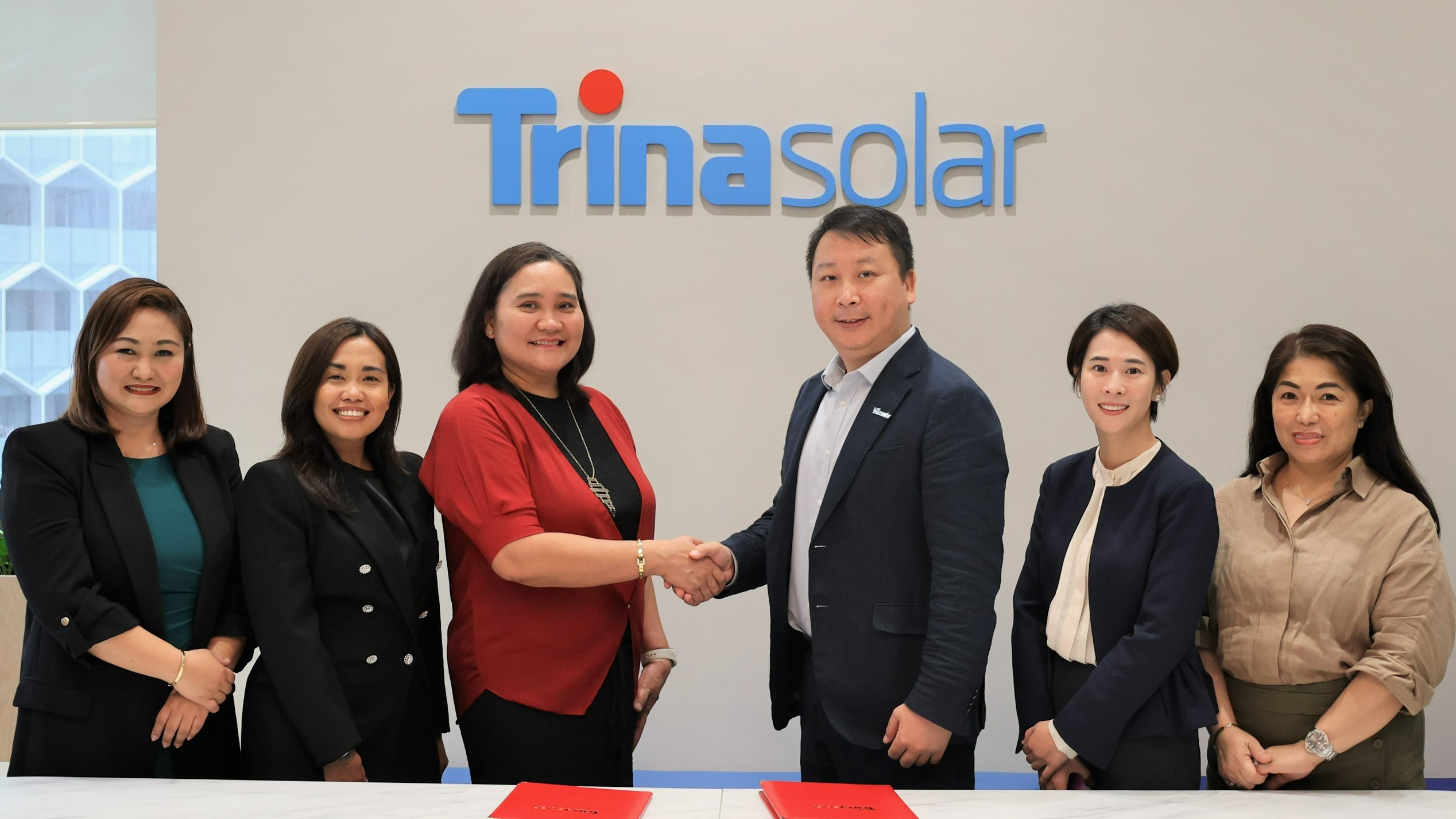 Trina Solar Gandeng PetroGreen Garap Energi Surya di Filipina