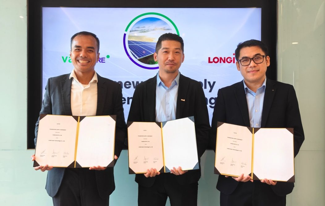 LONGi Pasok Panel Surya untuk Proyek PLTS Vanda RE