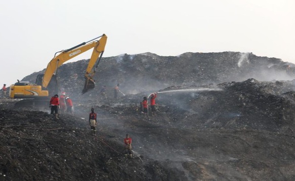 Kebakaran TPA Jatiwaringin Kian Perparah Fenomena El Niño
