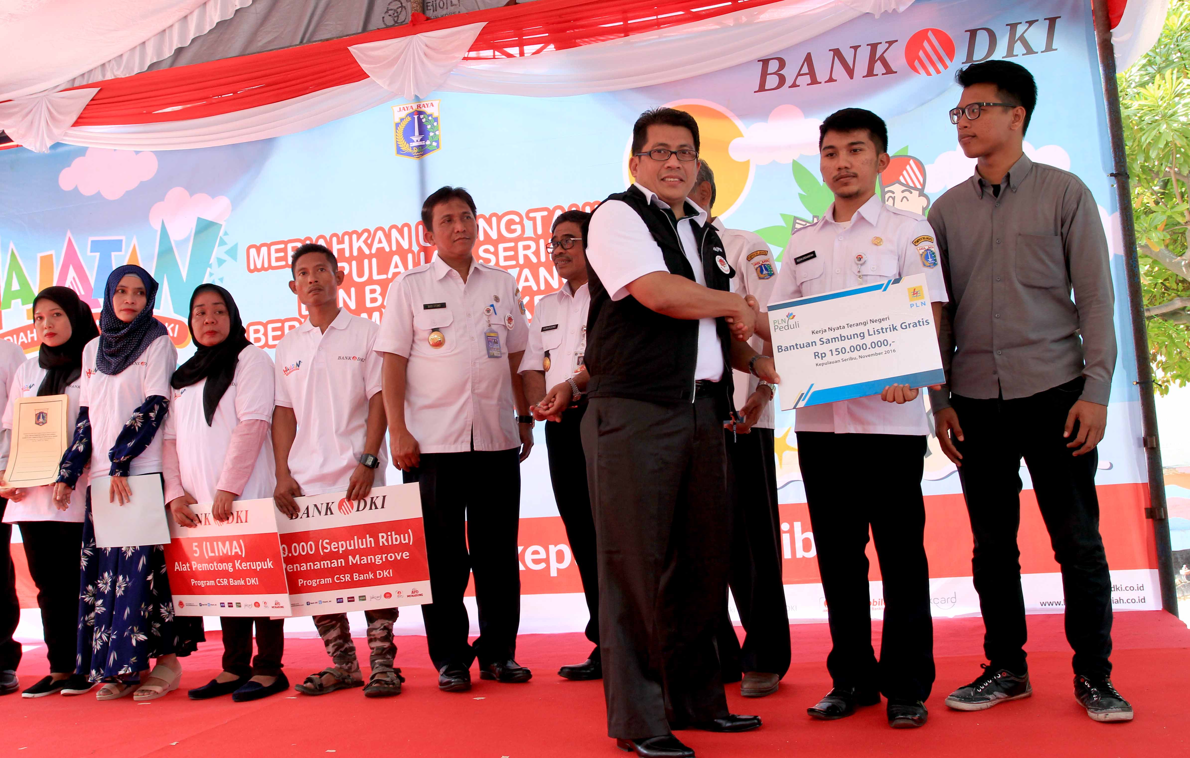 Pembuatan MCK dan Sambung Listrik Gratis